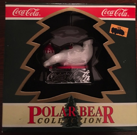 45116-1 € 10,00 coca cola ornament ijsbeer op slee (1).jpeg